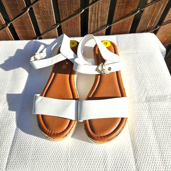 New Unisa Sandals Women's Size 9 - Picture 2 of 16